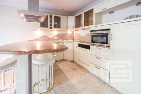 Etwas ganz besonderes... Repräsentative, teilmöblierte Terrassenwohnung in mediterranem Anwesen! - Photo 5