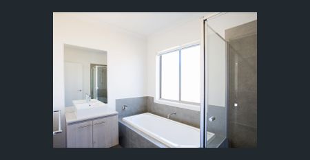 Spacious Family Home in Convenient Location - Photo 4