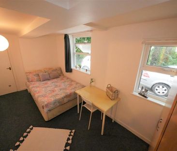 The Mount, Bournemouth, BH1 - Photo 5