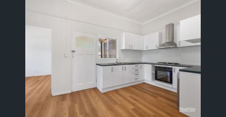 Beautifully Presented, Updated Inner-City Cottage - Photo 5