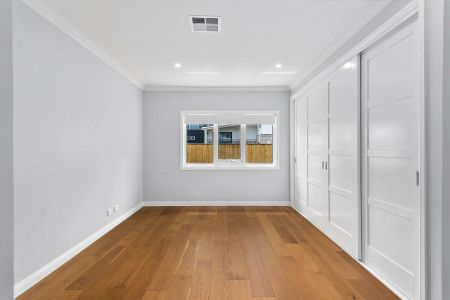 Stylish townhome designed for modern living with stunning views! - Photo 3