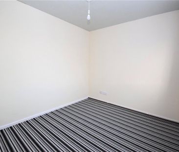 3 bedroom end of terrace house to rent - Photo 3