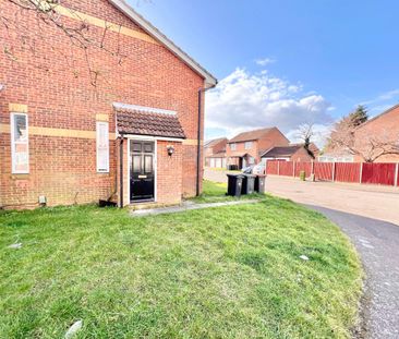 Alburgh Close, Bedford - Photo 4