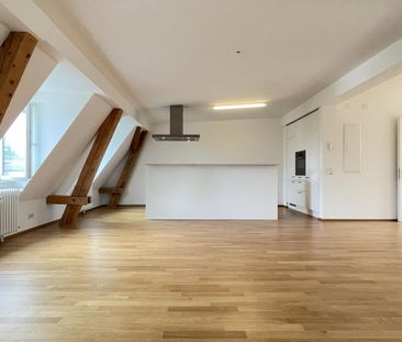 Loft-Dach-Wohnung an zentraler Lage nähe Burgfelderplatz - Photo 6