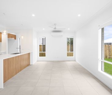 New Modern Contemporary Home for Rent - Split System A/C & Media Room - Photo 3