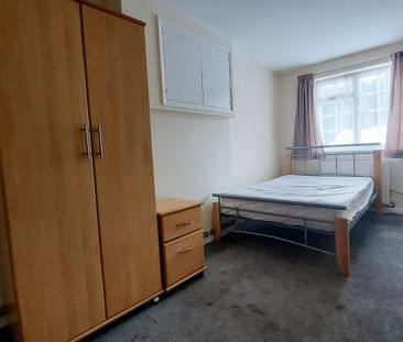 1 bedroom room to rent Kings Road, Chelmsford - Photo 3
