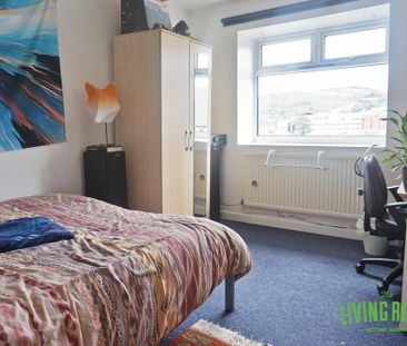 6 bedroom house to rent - Photo 4