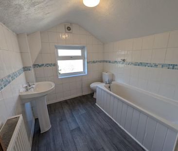 2 bedroom terraced house to rent - Photo 2