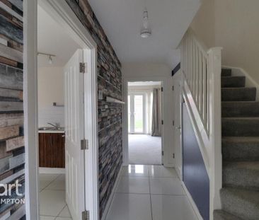 4 bedroom semi-detached house to rent - Photo 1