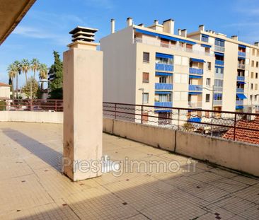 Golf Juan location maison de ville 5p 114m2 sur 2 étages avec - Photo 5