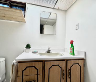 For Lease - 6 Fairhill Crescent, Toronto, Ontario - Photo 4