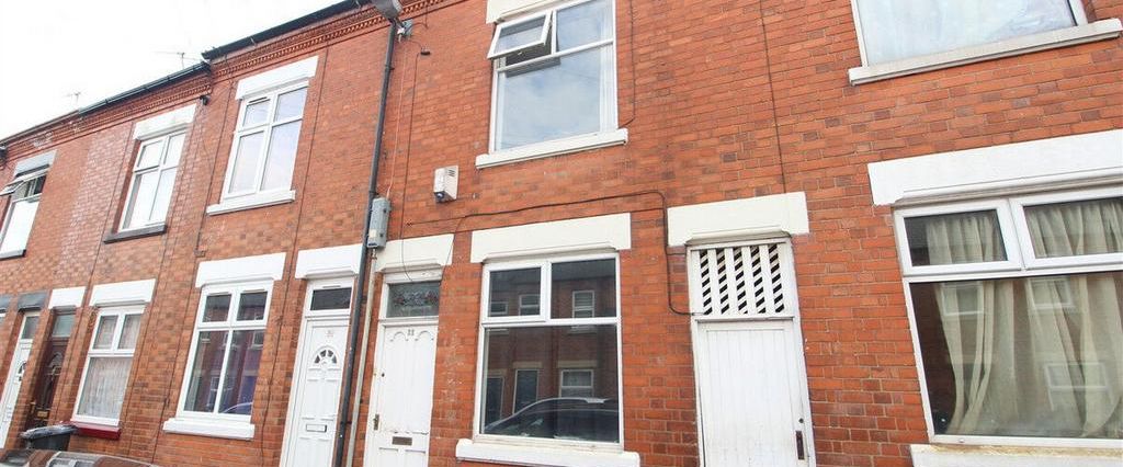 4 bedroom terraced house to rent - Photo 1