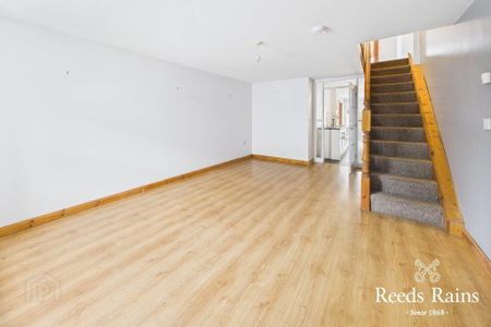 16 North Street, Newtownards, BT23 4DE - Photo 2