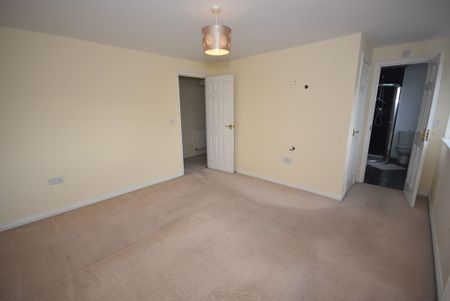 4 bedroom detached house to rent - Photo 3