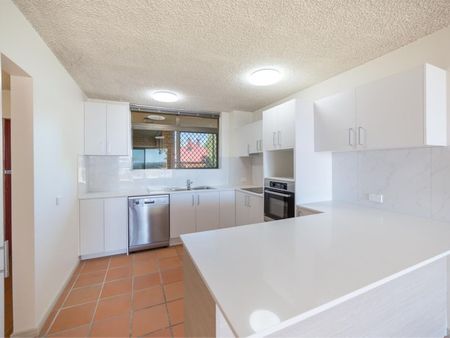 Bright, Light and Views Galore! - Photo 5