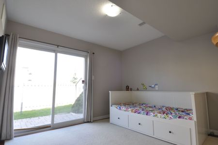 For Lease - 2266 Baronwood Drive, Oakville, Ontario - Photo 4