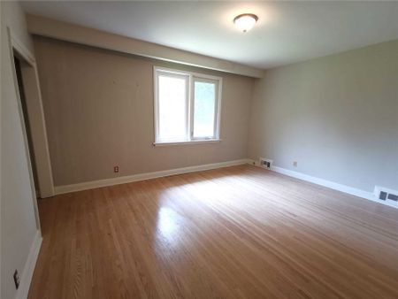 For Lease - 67 Munro Boulevard, Toronto, Ontario - Photo 3