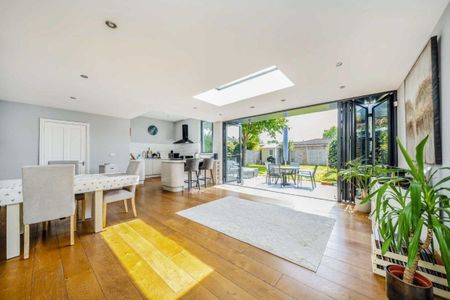 Broomfield, Sunbury on Thames, TW16 - Photo 3