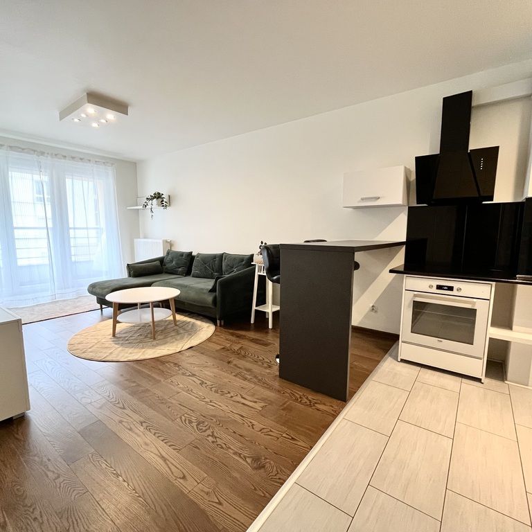 Wynajem | 2-pokojowe mieszkanie 50 m² | Winda - Photo 1
