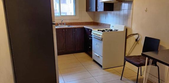 3 ½ SPACIEUX & BIEN ENTRETENU - Photo 2