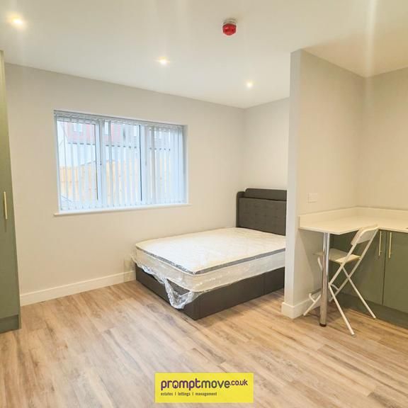 Studio to rent - Photo 1