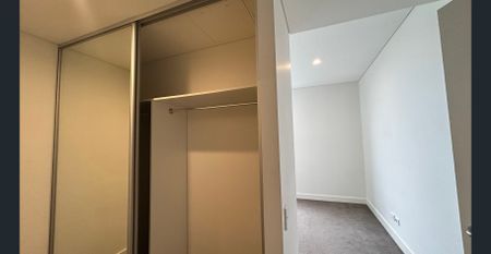 Two bed Two bath + one study Stylish apartment in Rosebery - Photo 3