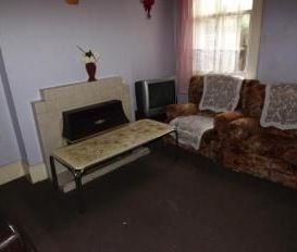 3 Bed Terraced House, Dallow Road, LU1 - Photo 1