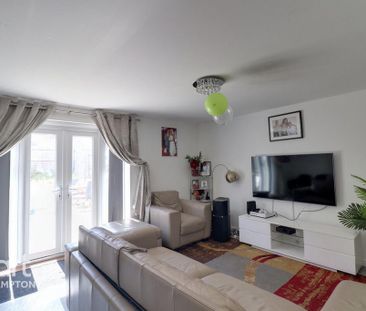 4 bedroom semi-detached house to rent - Photo 2