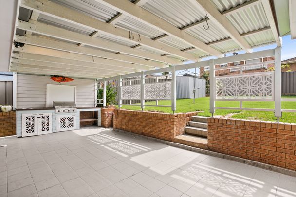 Three Bedroom Family Home - Photo 1