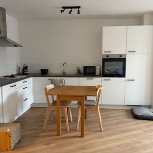 Appartement te huur in Eeklo voor € 815 met 1 slaapkamer - Photo 3