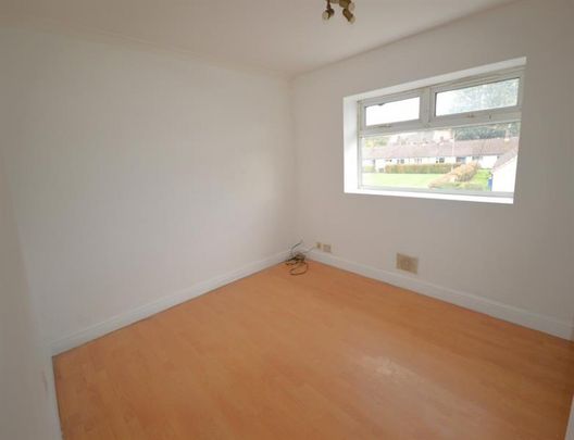 1 Bedroom End Terrace Available Arranging tenancy - Photo 1