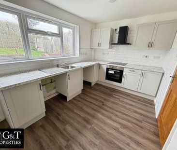 3 bedroom semi-detached house to rent - Photo 6