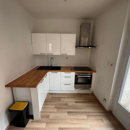Location Appartement 2 pièces 34m² BEDARIEUX 34600 - Photo 3
