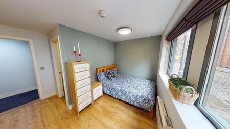 4 bedroom flat to rent - Photo 4