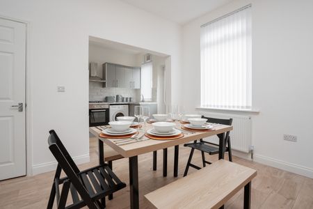 3 Bed End Terrace, Woodhall Road, L13 - Photo 2