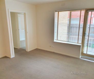 2/41 Rossmoyne Street, Thornbury - Photo 1