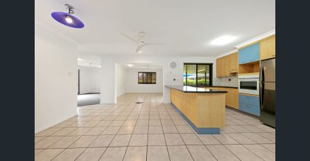 Family Home with a Shed! - Photo 5