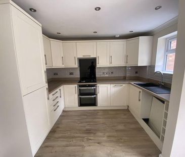 3 bedroom terraced house to rent - Photo 5