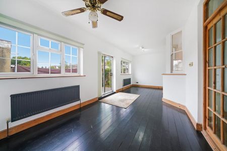 3 bedroom detached house to rent - Photo 4