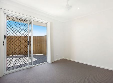 VILLA WITH 2 LIVING AREAS & GREAT VIEWS - Photo 4