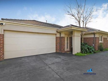 2/268 Lawrence Road, MOUNT WAVERLEY, VIC - Photo 3