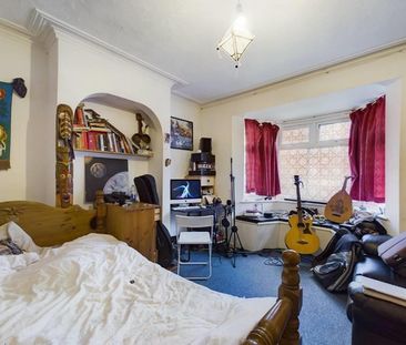 4 bedroom House To Let - Photo 5