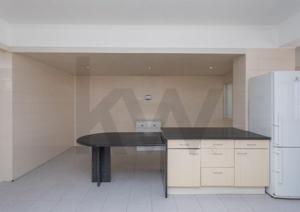 Apartamento T4 em Lisboa