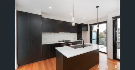 Park Life in West Footscray - Photo 2