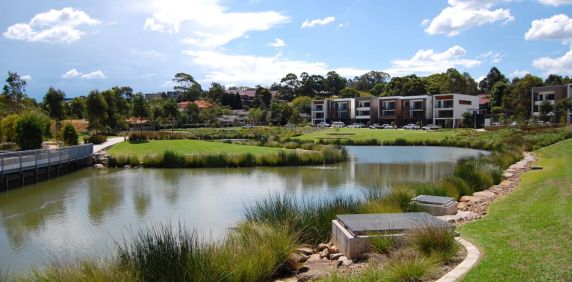 Beautifully Presented Bright and Spacious - Photo 2