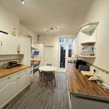 Shared house next to Newsham Park - bills included 1C - Photo 3