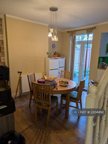 2 bedroom terraced house to rent - Photo 5