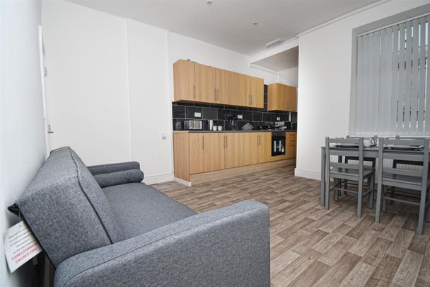 1 bed house share to rent in Nairne Street, Burnley, BB11 - Photo 1