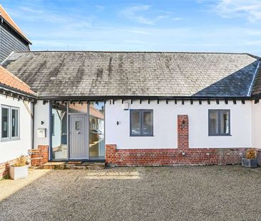 An impressive four bedroom renovated Barn conversion in a idyllic r... - Photo 5