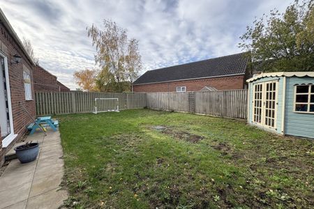 Holly Close, Manea, March - Photo 5